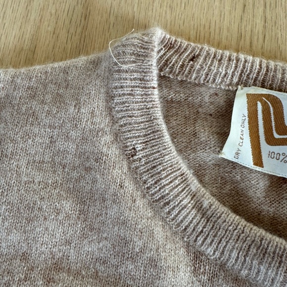 Neil Norman Beige 2 Ply Cashmere Sweater Size Small - Picture 3 of 6